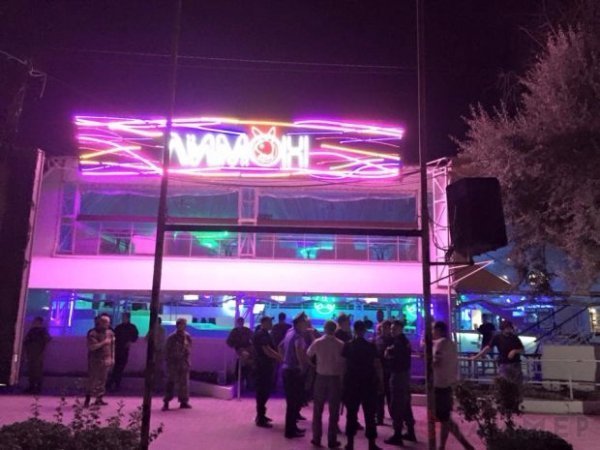 Бар в Одесі охопила сильна пожежа. ФОТО