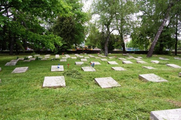 Меморіал в Луцьку оновили до Дня Перемоги