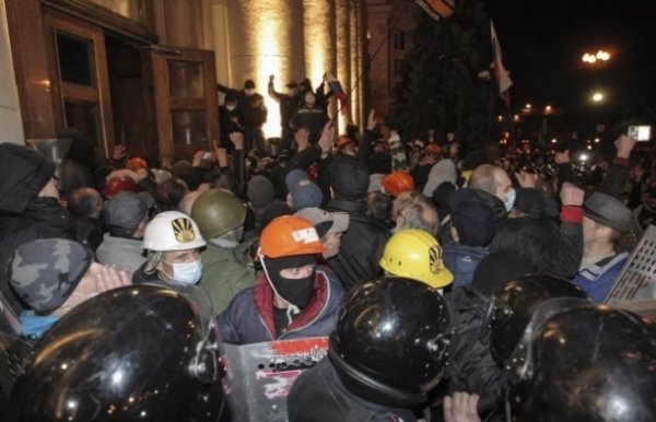 Штурм Харківської ОДА. ФОТО. ВІДЕО