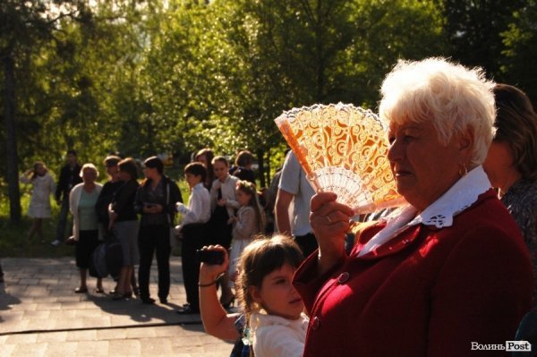 Вогнем і піротехнікою Луцьк відсалютував Перемозі