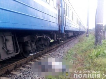 На Волині під поїзд кинувся пенсіонер, чоловік загинув