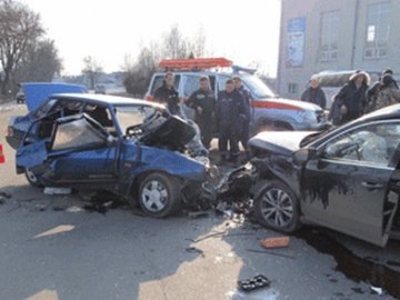 У Луцьку розбилося авто: загинули двоє