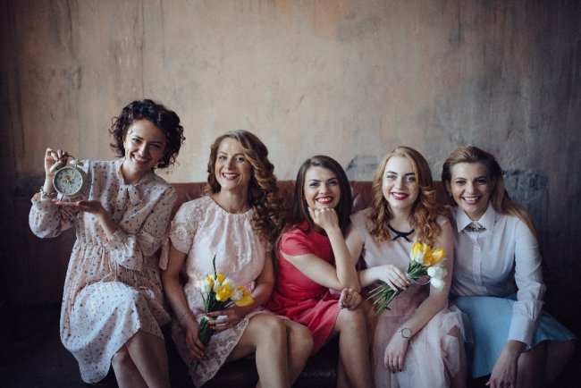 Луцькі телеведучі знялись у фотосесії в стилі «Friends». ФОТО