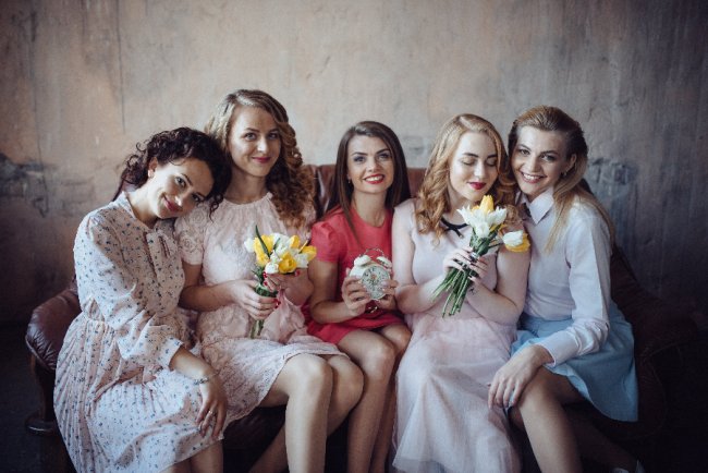 Луцькі телеведучі знялись у фотосесії в стилі «Friends». ФОТО