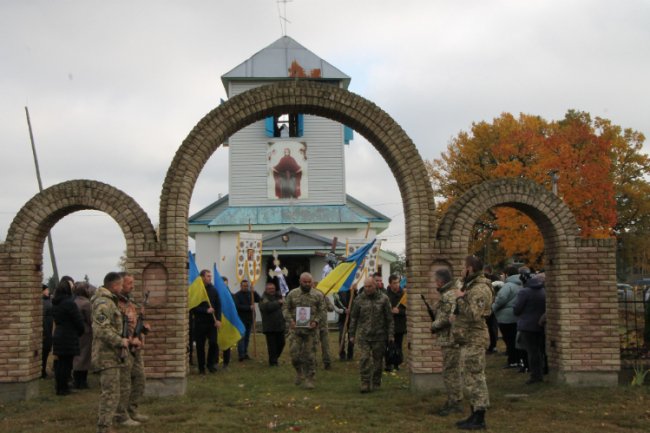 На Волині попрощалися з Героєм Віктором Войтком. ФОТО
