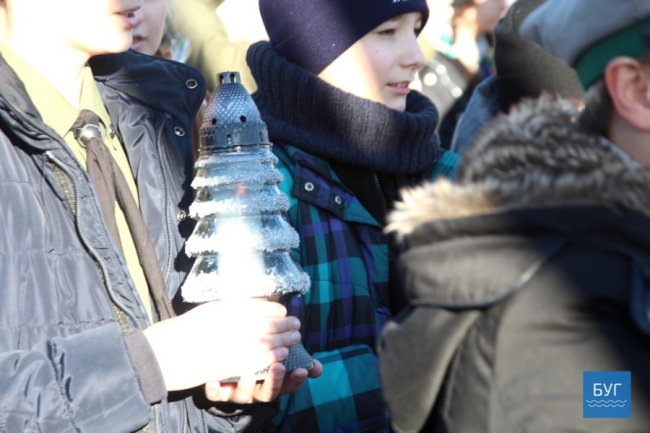 На Волинь привезли Вифлеємський вогонь миру. ФОТО