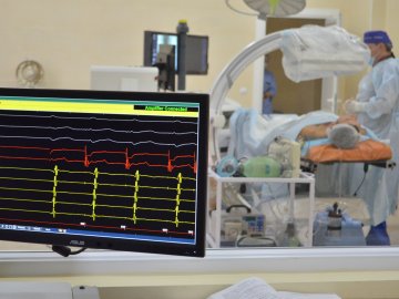 Розповіли і показали, як у волинській лікарні проводять операції на серці і лікують аритмії. ФОТО