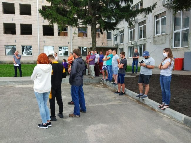 Лучани вимагають провести каналізацію до одного з мікрорайонів міста. ФОТО