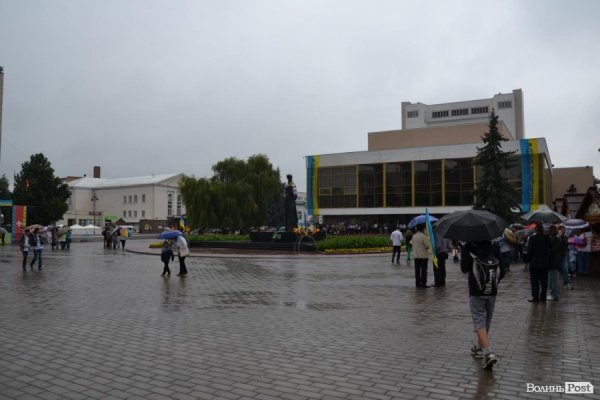 У Луцьку відзначають «дощовий» День Незалежності. ФОТО