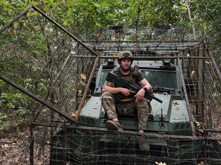 Далекобійник з Луцька пересів на бронетехніку на передовій. ФОТО