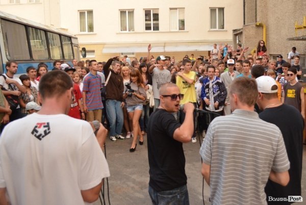 У центрі Луцька влаштували хіп-хоп вечірку. ФОТО  