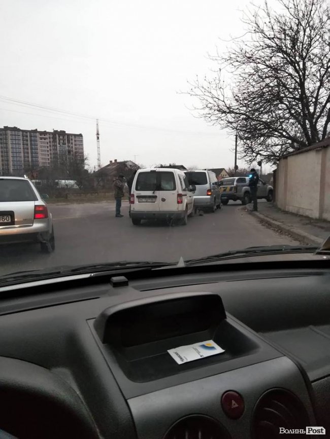 У Луцьку стукнулись два Volkswagen. ФОТО