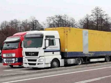 У Польщі спіймали 20-річного волинянина, який керував фурою без прав. ФОТО