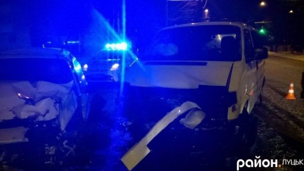 Нічна аварія в Луцьку: водій знехтував Правилами дорожнього руху. ФОТО