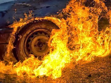 На Волині загорілася фура