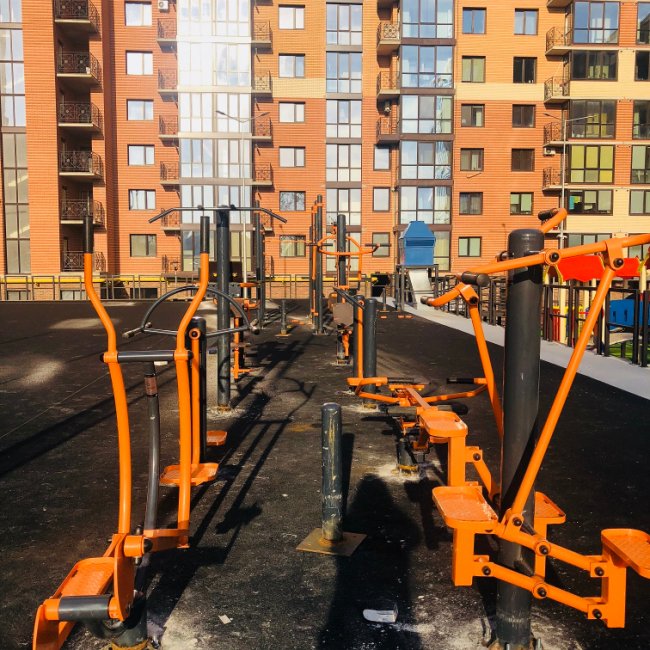 На подвір’ї немає баскетбольного поля – переселяйтесь у «Яровицю»*