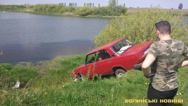 Трагедія на Волині: авто роздавило чоловіка. ФОТО 18+