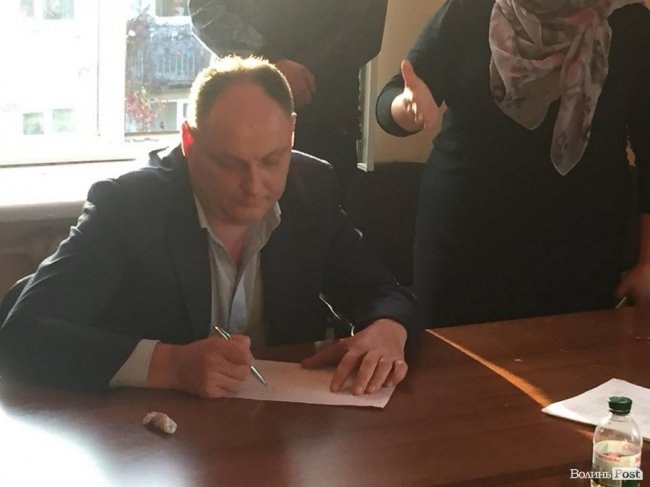 Після гучного скандалу з атовцями волинський посадовець звільняється