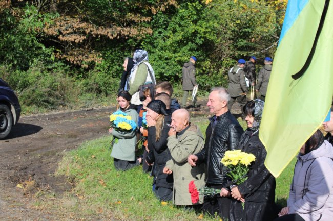 Громада біля Луцька прощалася із загиблим Героєм Юрієм Герасюком. ФОТО