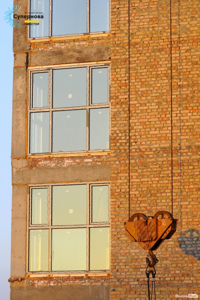 Звіт з будівництва ЖК «Супернова»: у четвертому будинку встановлюють вікна*