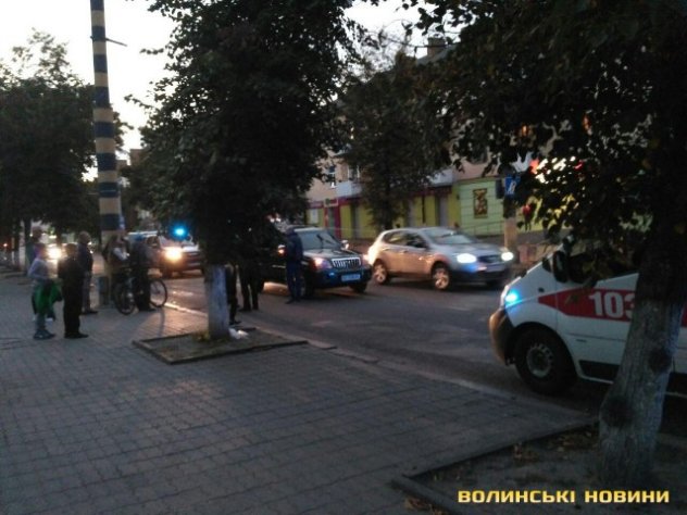 У центрі Луцька збили людину. ФОТО