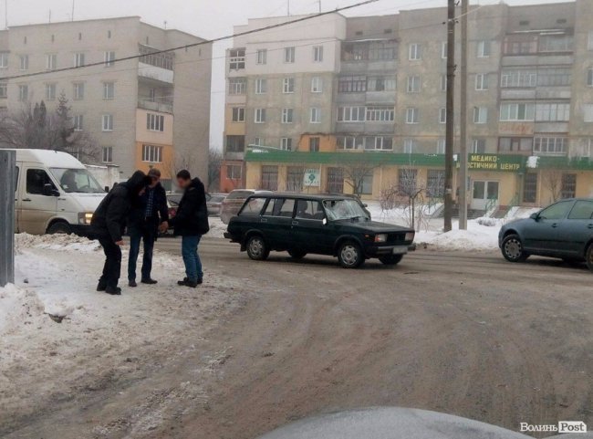 Аварія в Луцьку: пішохід «вліз» під колеса авто