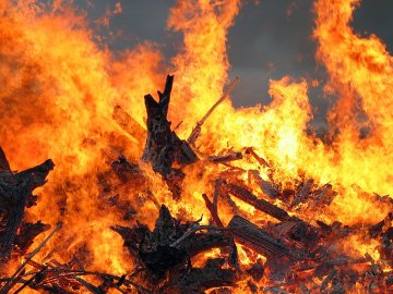 У селі на Волині згорів житловий будинок-пустка 