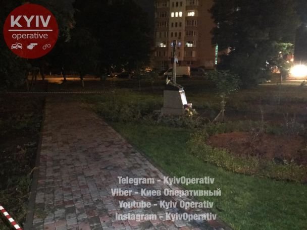 У Києві намагалися підірвати пам'ятник атовцям