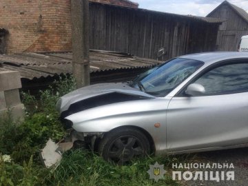 На Волині п'яний водій на Hyundai врізався у стовп