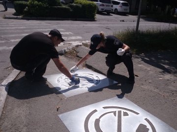 На вулицях Ковеля з'явилися «нагадайки» для пішоходів. ФОТО