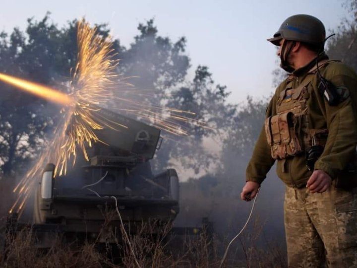 За минулу добу українські воїни знищили 810 окупантів, 27 артсистем, 2 танки