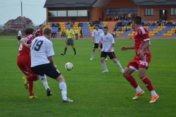 Як «Волинь» грала з сільською командою. ФОТО