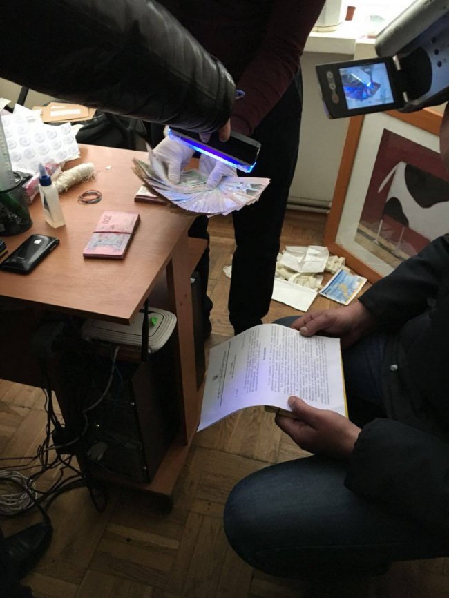 На Волині сільського голову затримали на хабарі