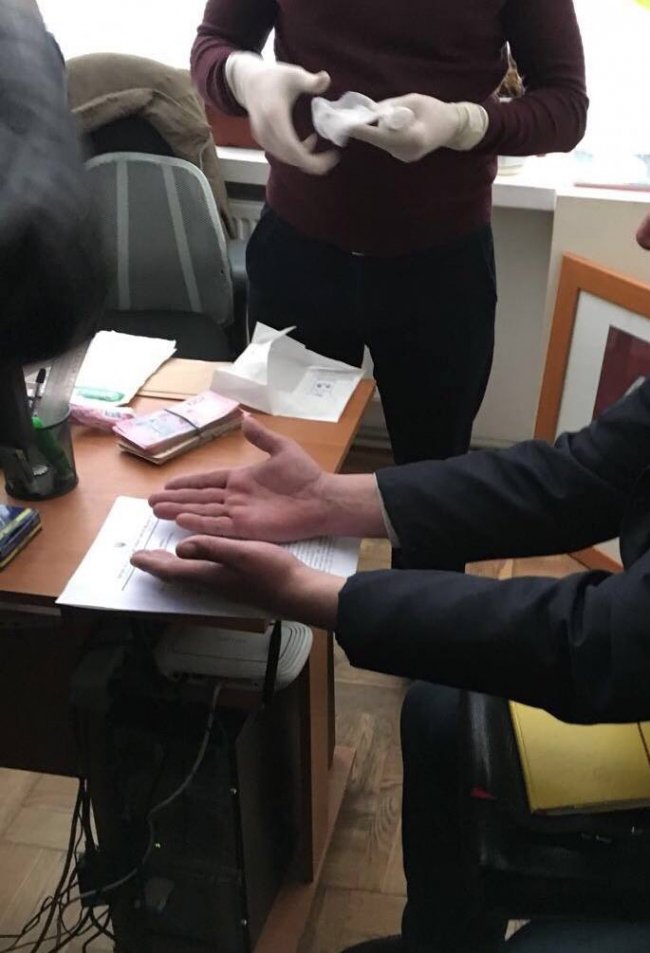 На Волині сільського голову затримали на хабарі