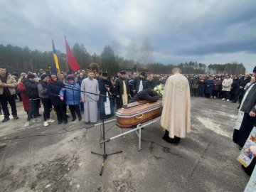 На Волині поховали снайпера, який півтора року вважався зниклим безвісти