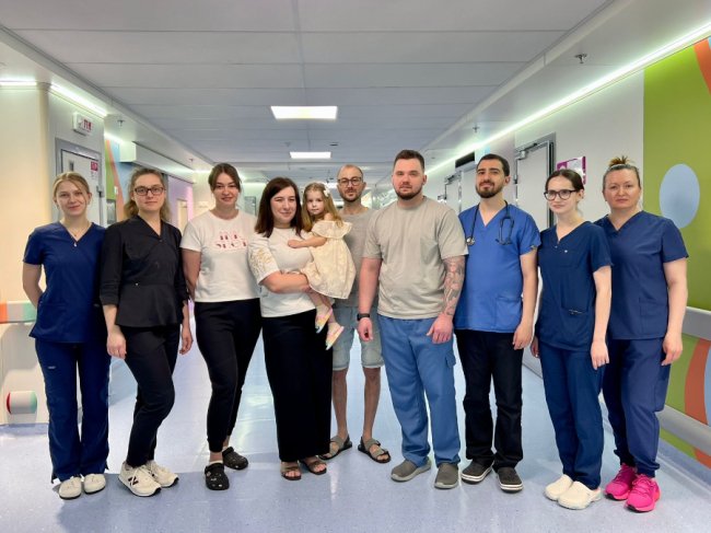 Лікарі врятували 3-річну лучанку, яка понад місяць не могла дихати