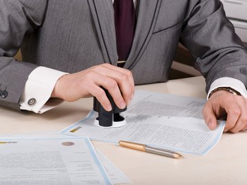 Двох лучан і нотаріуса судитимуть через оборудки з чужими квартирами