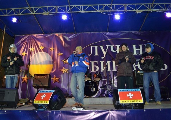 Вечірній Євромайдан у Луцьку. ФОТО. ВІДЕО