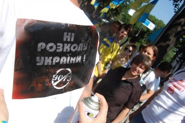 Розгляд скандального мовного законопроекту відклали