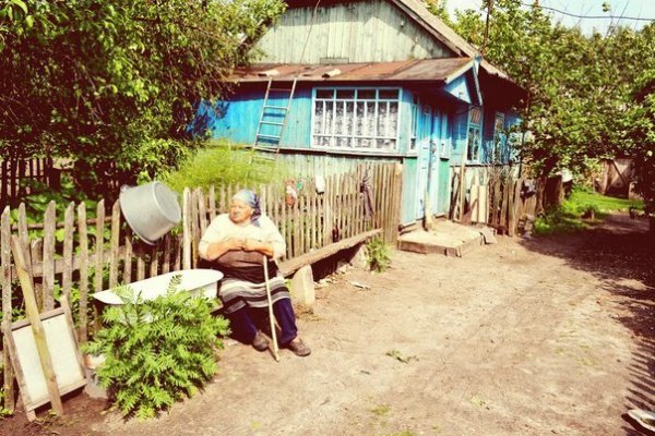 Мама воїна-афганця. “Він повернувся інший... Живий і цілий, але інший... З епілепсією... Хвороба забрала його життя, коли купався у ставку... Як важко виховати дітей, а тепер лишитись самій...”. С. Паридуби 1/06/2013. Автор – Вікторія Величко.