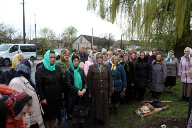 При в'їзді в Горохів прихильники Московського патріархату освятили придорожній хрест