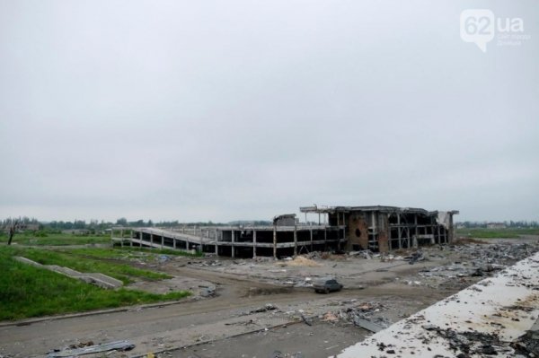 Фото Донецького аеропорту нагадують кадри з фільму про кінець світу