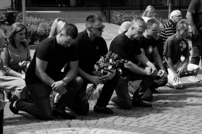 У Луцьку провели в останню дорогу ексдепутата Волиньради, захисника України Сергія Слабенка