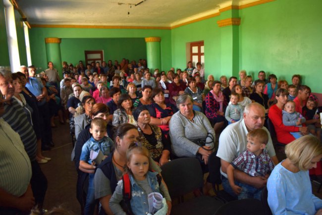 «А в нас навіть діти знають, хто такий Степан Петрович». Як старовижівчани зустрічали депутата Івахіва*