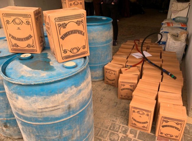 У селі під Луцьком «бізнесмен» організував підпільний цех горілчаного фальсифікату