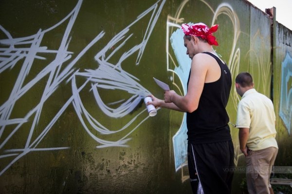 Як графітчики розмалювали 72-метрову стіну в Луцьку. ФОТО