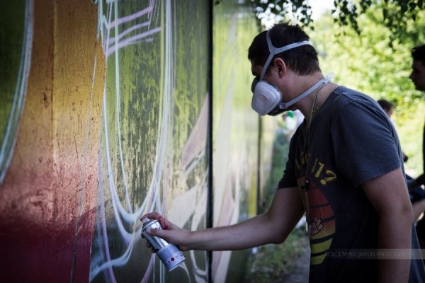 Як графітчики розмалювали 72-метрову стіну в Луцьку. ФОТО