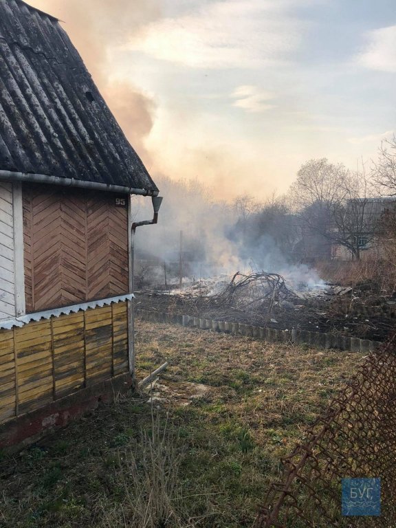 Поблизу Нововолинська горів дачний масив. ФОТО. ВІДЕО