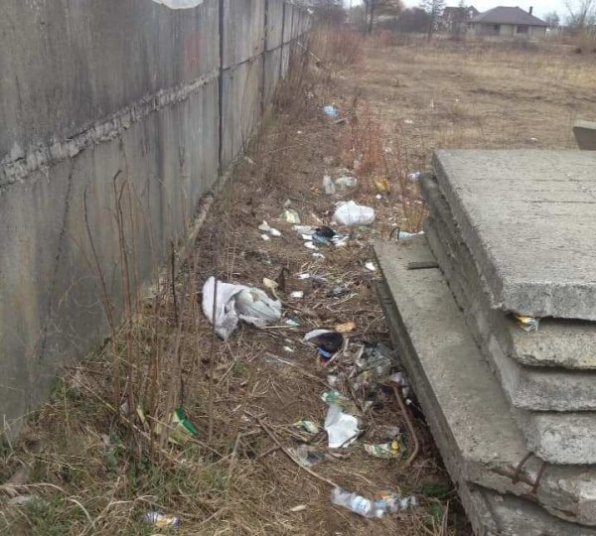 Волиняни під час ранкових пробіжок прибирають засмічені території. ФОТО