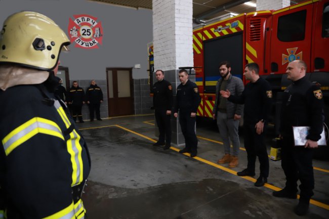 Врятував сусіда з пожежі: нагородили мужнього лучанина